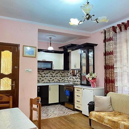 Roeli'S Guest House Поградец Екстериор снимка
